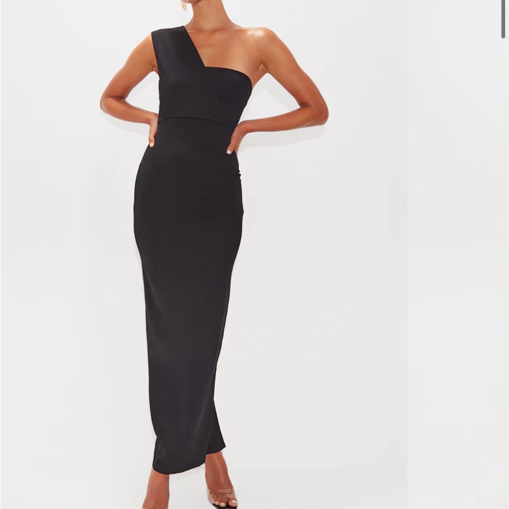 Elegant Black One-Shoulder Dress